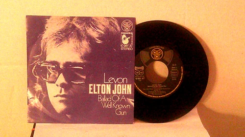 Elton John,DJM/Hansa,"Levon"Germany,7"45 with P/S, 1972 classic glam rock hit, M