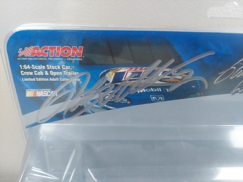 Rusty Wallace ACTION 1/64 Stock Car, Crew Cab & Open Trailer Autographed D21 - Picture 3 of 3