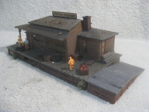 Revell HO scale freight station with ramp Assembled Weathered & Detailed