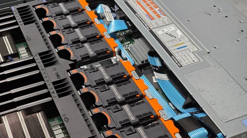 Dell R640 2x Gold 6248 2.5GHz 512GB RAM 10SFF (8SFF NVME) 4x NEW Dell 1.92TB NV - Bild 9 von 10
