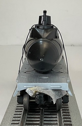 Lionel - Flatcar & Submarine 6-16351 - Picture 5 of 10