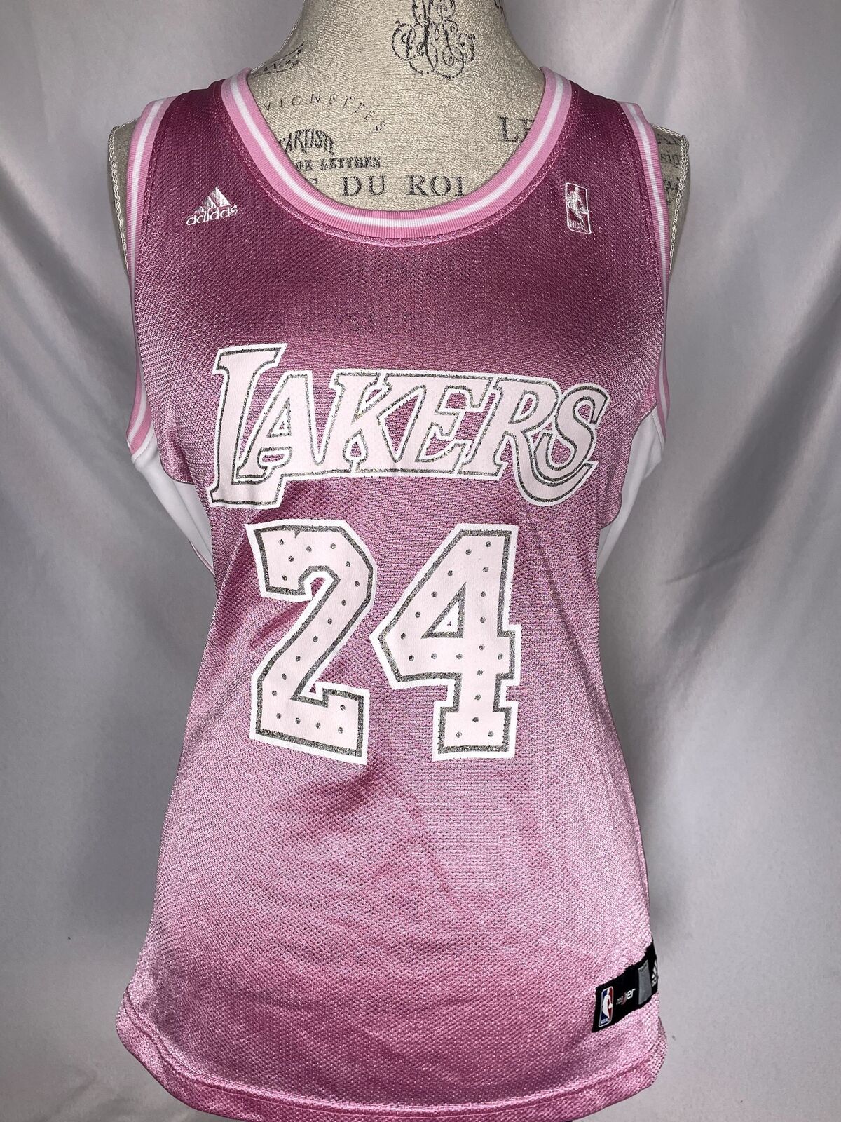 NBA Women's Los Angeles Lakers Kobe Bryant Replica Jersey (Gold, Medium) :  : Sports, Fitness & Outdoors