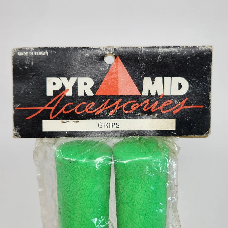 VINTAGE PYRAMID BICYCLE BMX BIKE GRIPS NEON GREEN ORIGINAL NOS NEW SEALED - Image 2 of 4