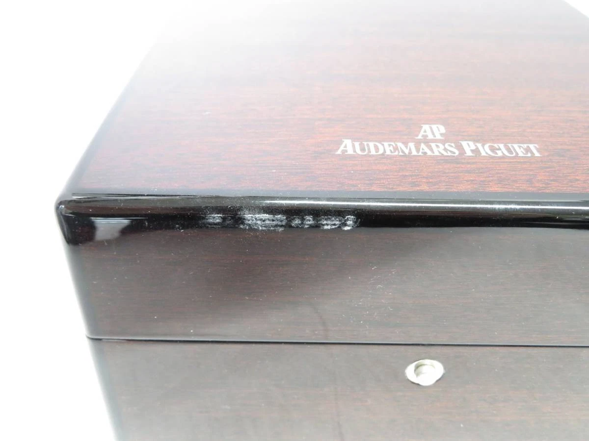 AUDEMARS PIGUET watch case genuine BOX 76