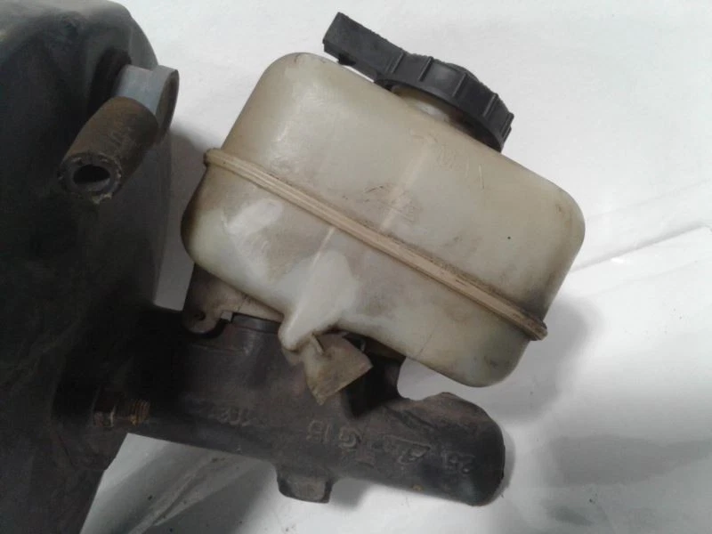 Cilindro maestro de freno con ABS compatible con 90-95 SABLE 1492132 Foto 2 de 4