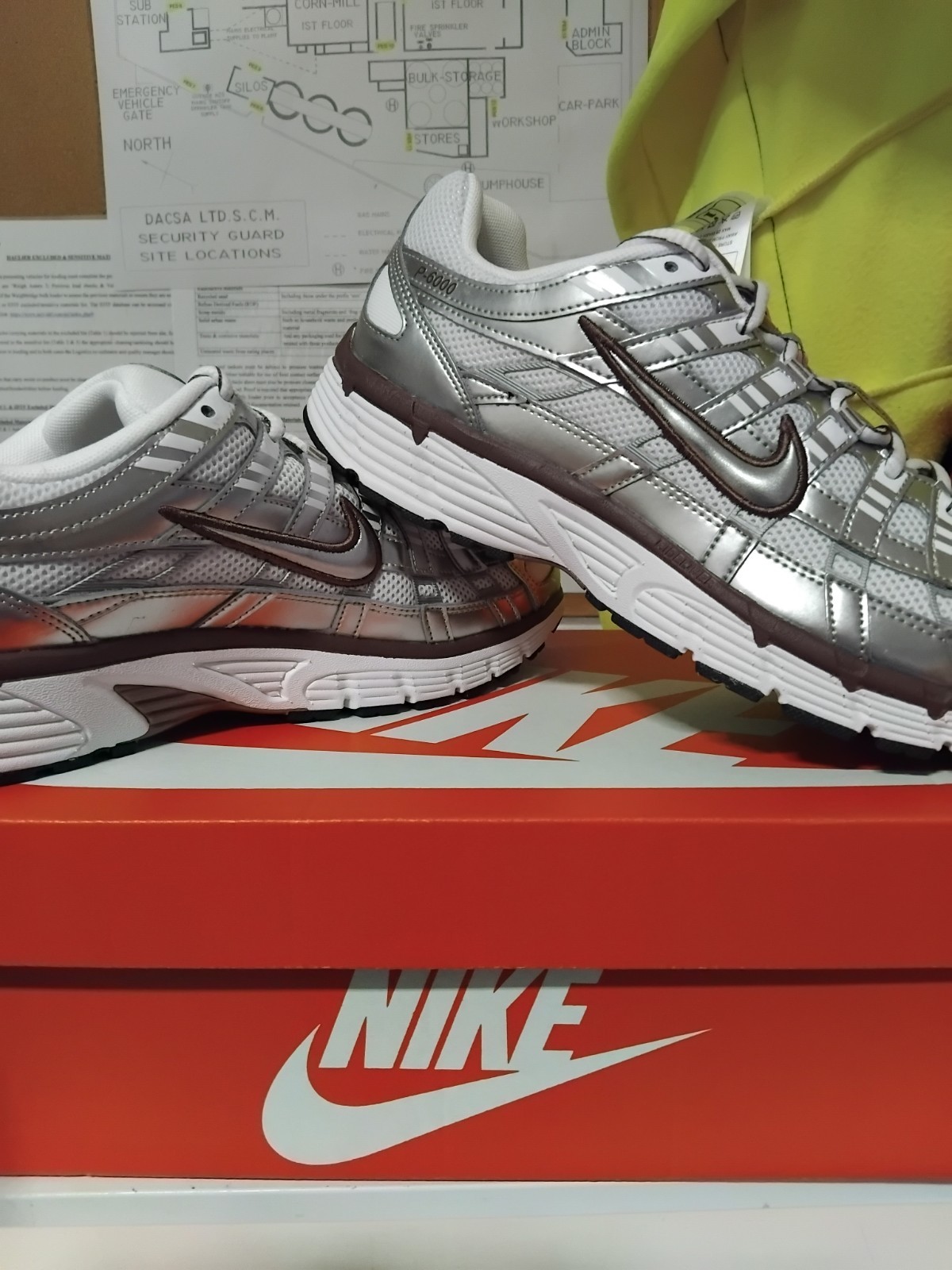 Nike P-6000 Metallic Silver Size Uk 9.5. RRP £120-140