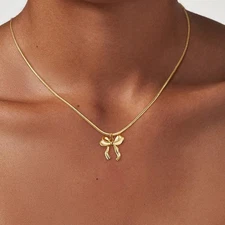 Women's Golden Bow Pendant Collarbone Chain Elegant Alloy Necklace Jewelry Gift