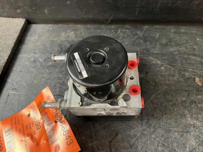 2010-2011 Subaru Outback Legacy ABS Pump AntiLock Brake Pump Module Assembly OEM Foto 2 de 4