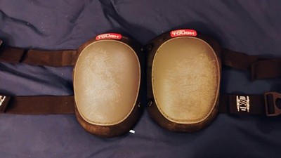 Hyper Tough Knee Pads for Work with Cross Straps Adjustable Straps Lightly Used