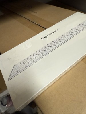 Apple Magic Keyboard - White (MLA22LL/A)