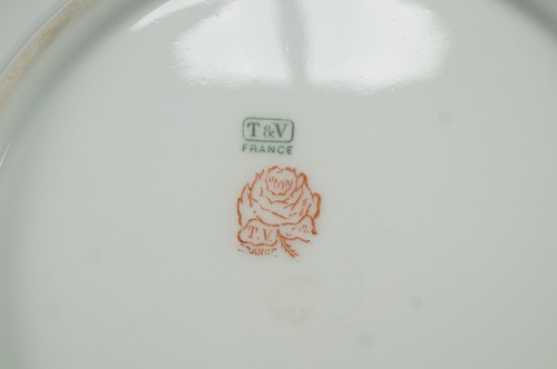 T&V Limoges Dark & Light Pink & Yellow Rose 10 Inch Wide Bowl Circa 1892 - 1907 - Picture 6 of 7
