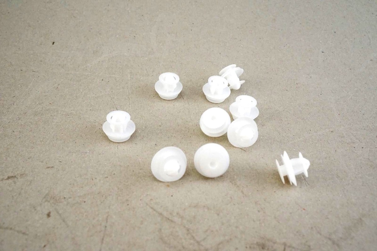 10) Pack NEW Genuine OEM TOYOTA 90467A0033 Panel Trim Clip