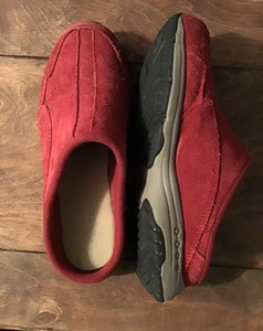 easy spirit traveltime red