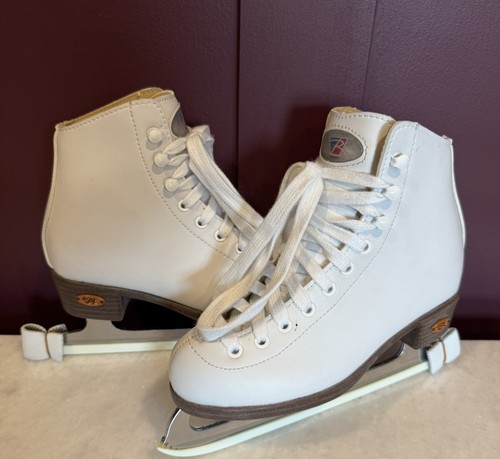 Riedell Model 12 J Youth Size 1 White Ice Skates - Blade GR4 8 1/3
