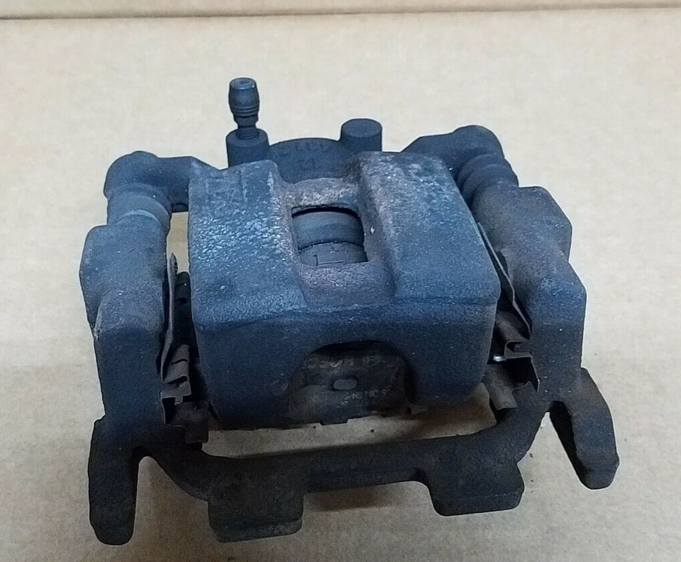 ⭐⭐PINZA DE FRENO TRASERA DERECHA NISSAN 370Z INFINITI G37 2009 OEM SIN PASTILLAS DE FRENO Foto 4 de 4