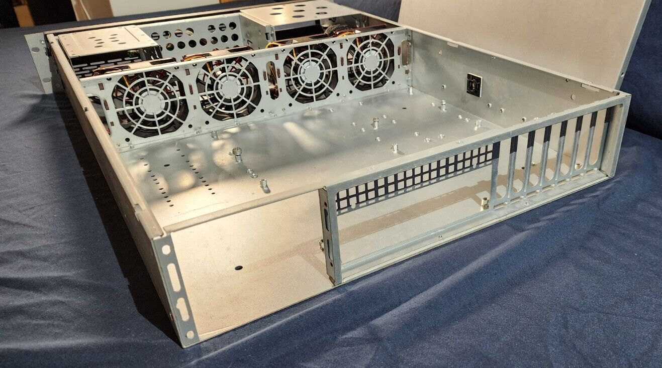 Norco RPC-270 2U Server Chassis 2x 5.25” Bays No Motherboard No PSU