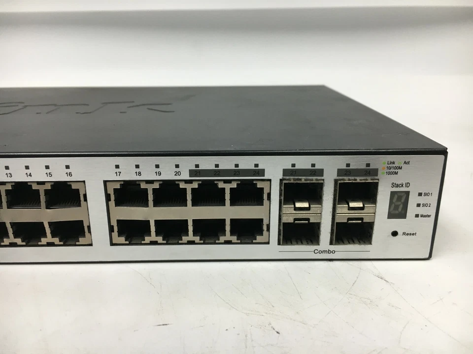 DGS-3100-24 Managed 24-Port Gigabit Stackable Layer 2 Switch - Image 3 of 4