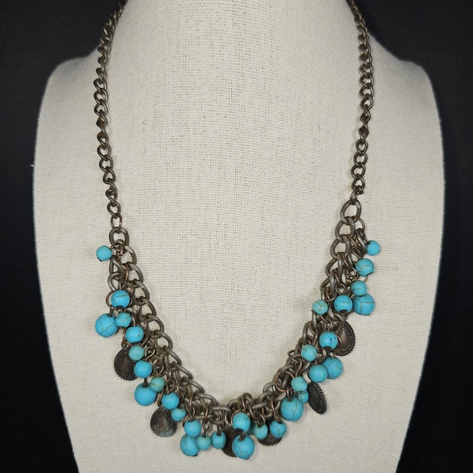COLLAR de metal de aspecto antiguo con cuentas y dijes de turquesa sintética 20" ajustable Foto 2 de 4