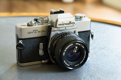 Minolta SRT 303b und Minolta 28mm f/2.8 MD Rokkor (voll funktionsfähig) analog