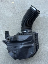 2011-2020 DODGE GRAND CARAVAN AIR CLEANER BOX ASSEMBLY 04861729AB OEM