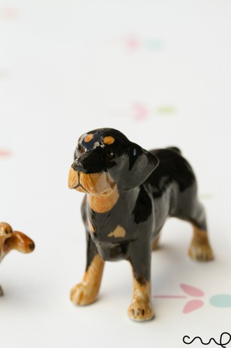 Juego de 2 Rottweiler Cerámica Perros Muñeca Adornos Animal Coleccionable Estatuilla Regalo - Imagen 3 de 3