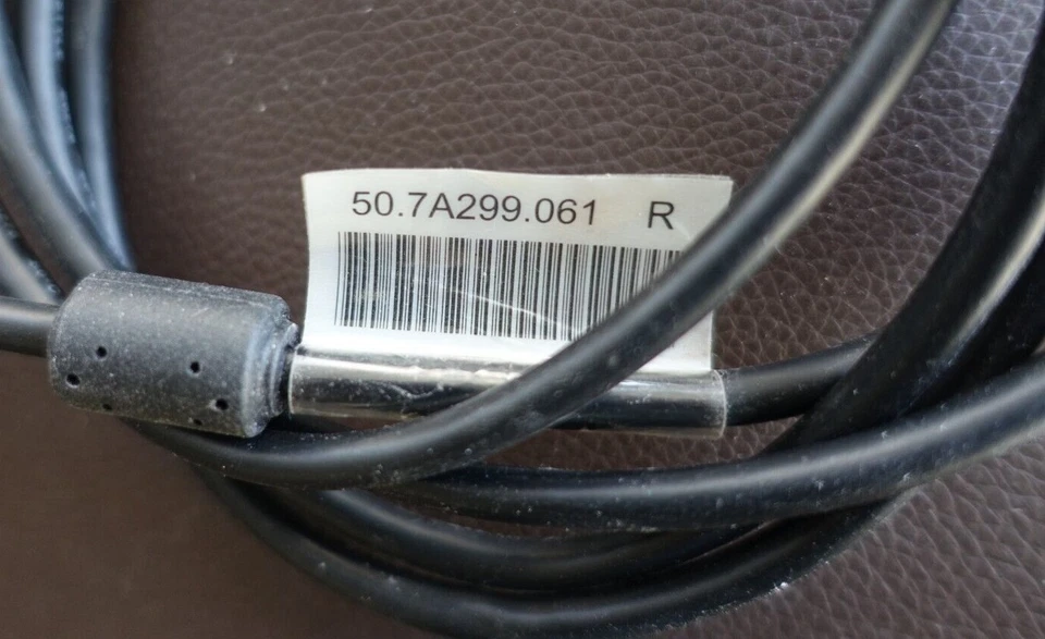 Dell HD VGA Male to HD VGA Male 6 ft. Video Cable 50.7A299.061 R - Image 3 of 3