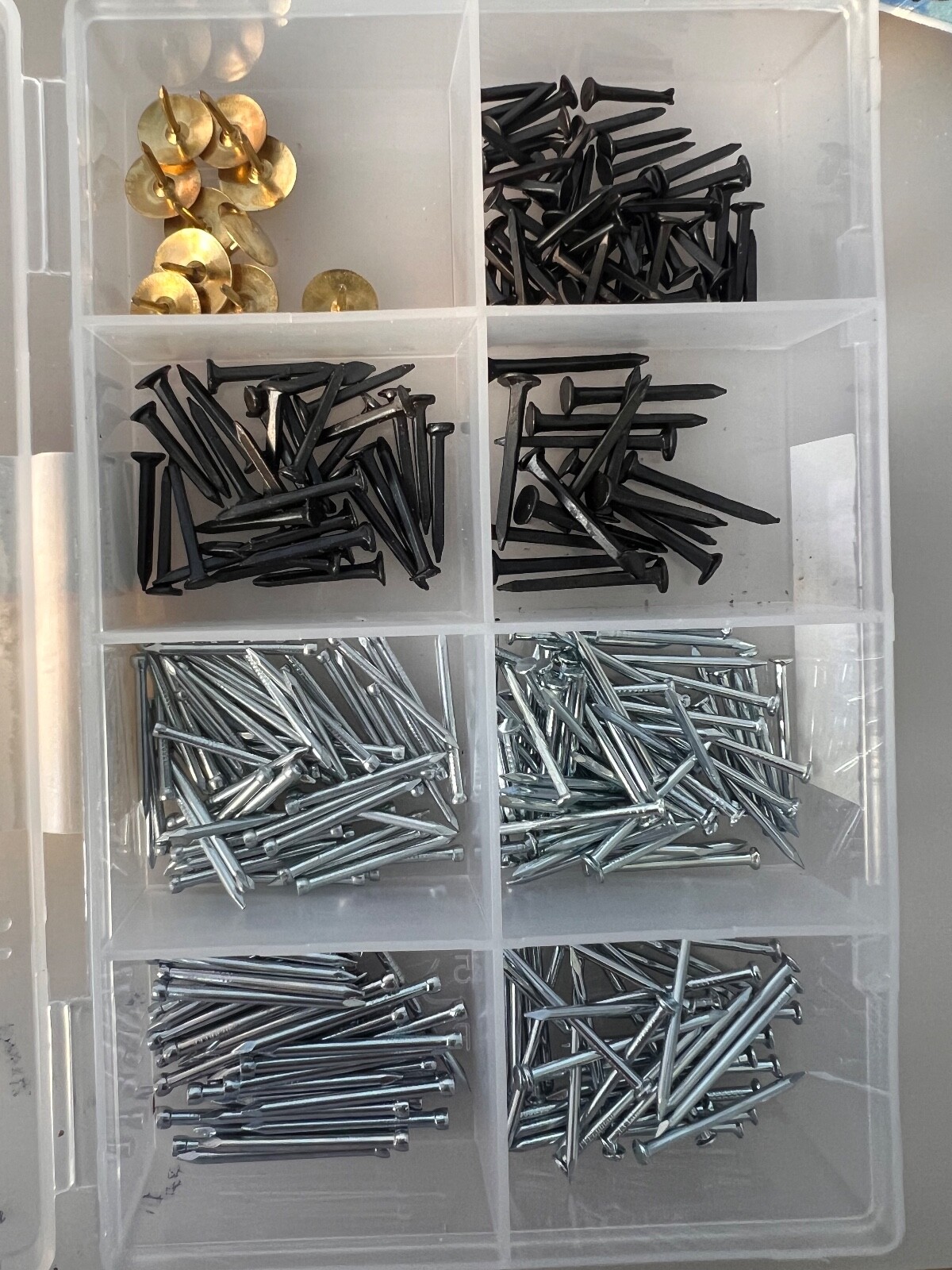 500 Carpet Tacks Nail Assortment Nails Brads Thumbtack Upholstery DIY