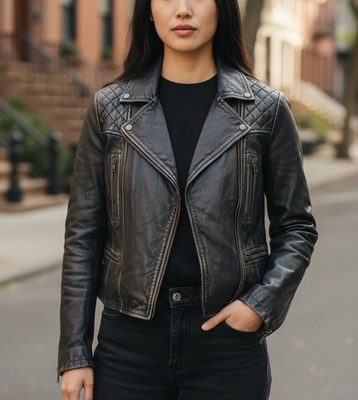 #ad Vintage Custom Bilt Women’s US 4 Black Leather Moto Biker Jacket Soft Distressed $76.00