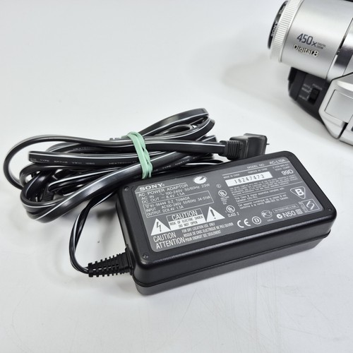 Sony Handycam DCR-TRV525 Digital8 Camcorder - Tape Tested & Working ! - Picture 2 of 23