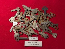 50 VINTAGE MISC. FLAT STEEL LEVER KEYS, ANTIQUE LOCKS & KEY LOT #617