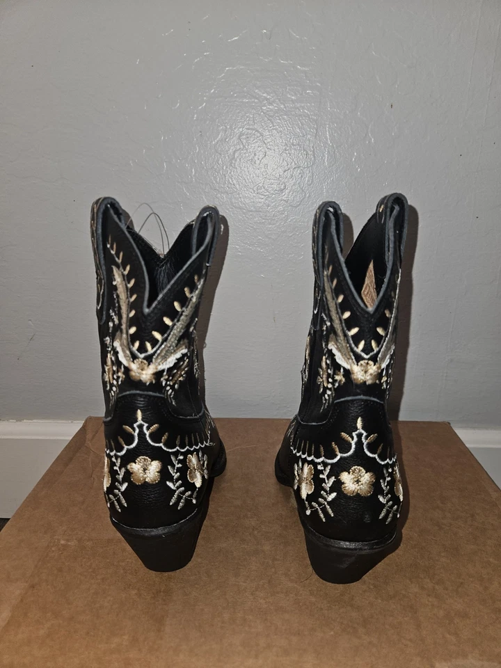 Botines de vaquero Dingo Primrose bordados florales punta corta para mujer botas negras Foto 3 de 4