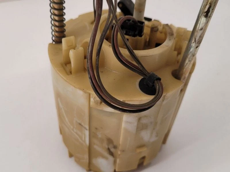 2005-2018 Dodge Charger Challenger Chrysler 300 Right Fuel Pump Assembly OEM - Imagem 4 de 4