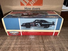 Dale Earnhardt 3 Goodwrench 1989 Lumina NASCAR Diecast 1:24