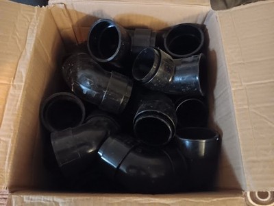 Restposten 20er Karton Osma Fallrohr Offset Bogen Muffe 67,5 Grad 68mm schwarz 0T025B