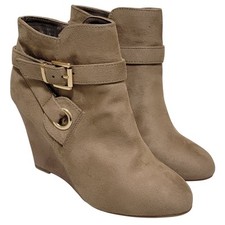 Rebel by Zigi Women Keylie Wedge Heel Ankle Booties Size US 6.5 Taupe Faux Suede