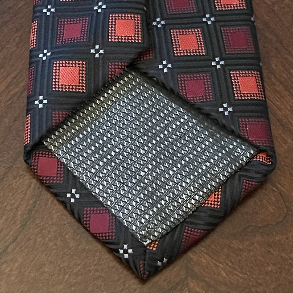 Alexander Julian Red Black Hand Made 100% Polyester Men’s Neck Tie Made In China - Image 2 of 4