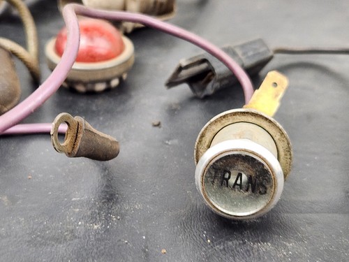 LOT OF MISC BULBS SOCKETS COVERS HOUSINGS AND PIGTAIL PLUGS TRANS ALT - Picture 3 of 10