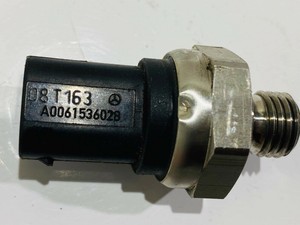 A0061536028 mercedes датчик