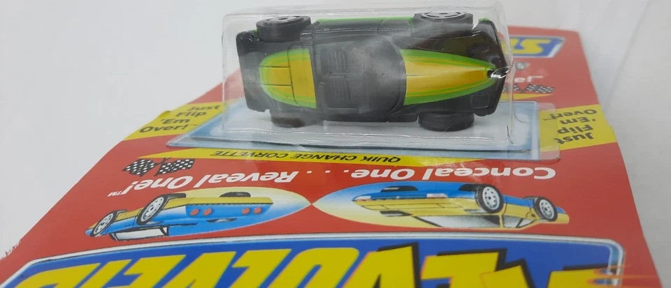 Lionel Revolvers Flip-Flash Ferrari & Quik Change Vette Vintage 1989 NEW - Image 2 of 4