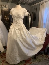 NWT 900 Sample Wedding Dress - Size 8