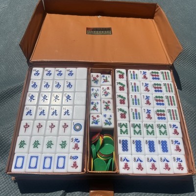 Vintage Mah Jong Set 148 Tiles DOUBLE Color TWO Tone tiles Lucite with PINK
