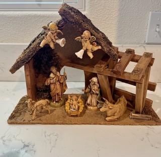 Vintage Fontanini Depose Italy Nativity Set 11 Piece Plus Wooden Creche