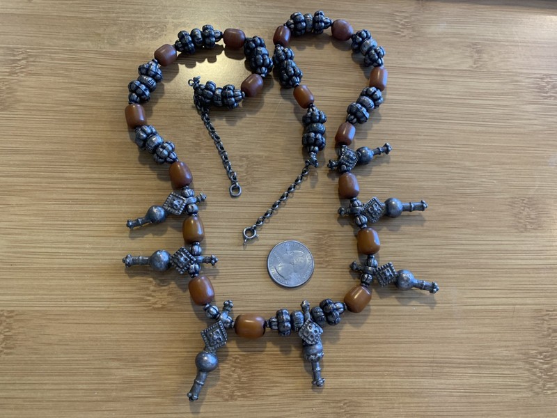 ANTIQUE ETHNIC TRIBAL YEMENITE TIBET FATURAN AMBER RESIN SILVER BEAD NECKLACE