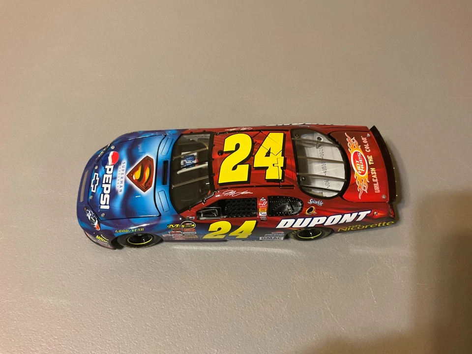 Jeff Gordon #24 Pepsi Superman Returns 2006 Monte Carlo SS Elite 1 de 1.800 Foto 2 de 4