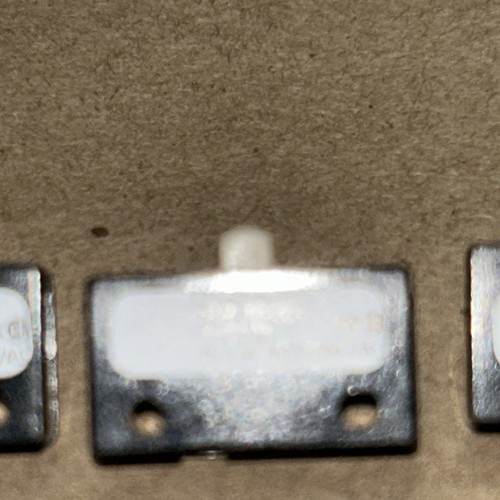 (3) ITW 16-304 Snap-Action Switch 16304 NNB Fast Shipping! + Warranty - Picture 2 of 4