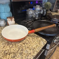 DESCOWARE Vintage MCM Flame Orange Enamel Cast Iron 9.5 Frying Pan 23-B 24 R