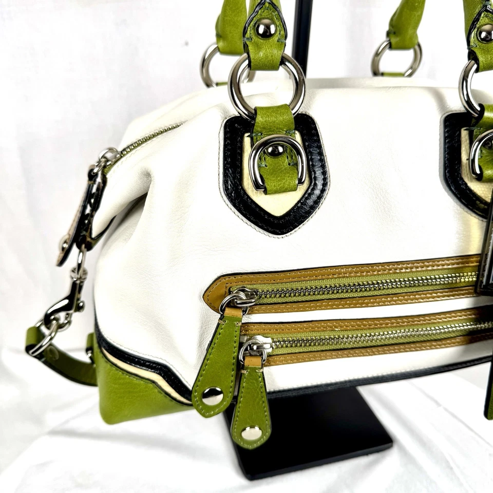 Auténtico bolso de mano Coach Madison Sabrina Spectator verde y blanco Foto 4 de 4