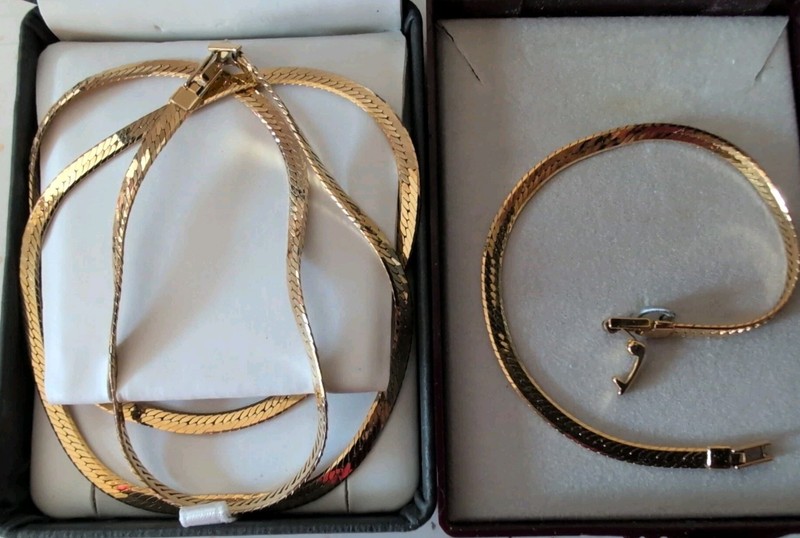 Vtg Gold Plated Neck & Bracelet Chains 23" & 7" 