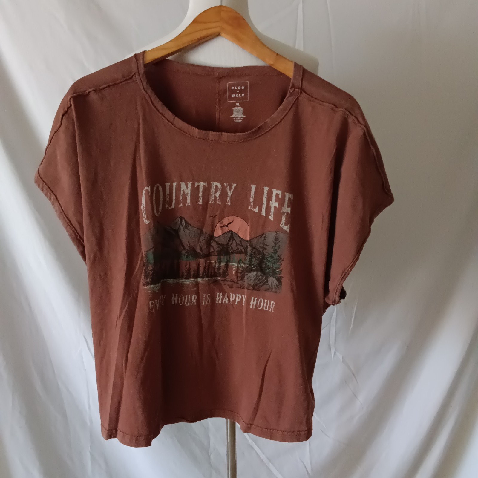 Cleo & Wolf Country Life T Shirt Size XL Brown Short Sleeve Happy Hour Mountain