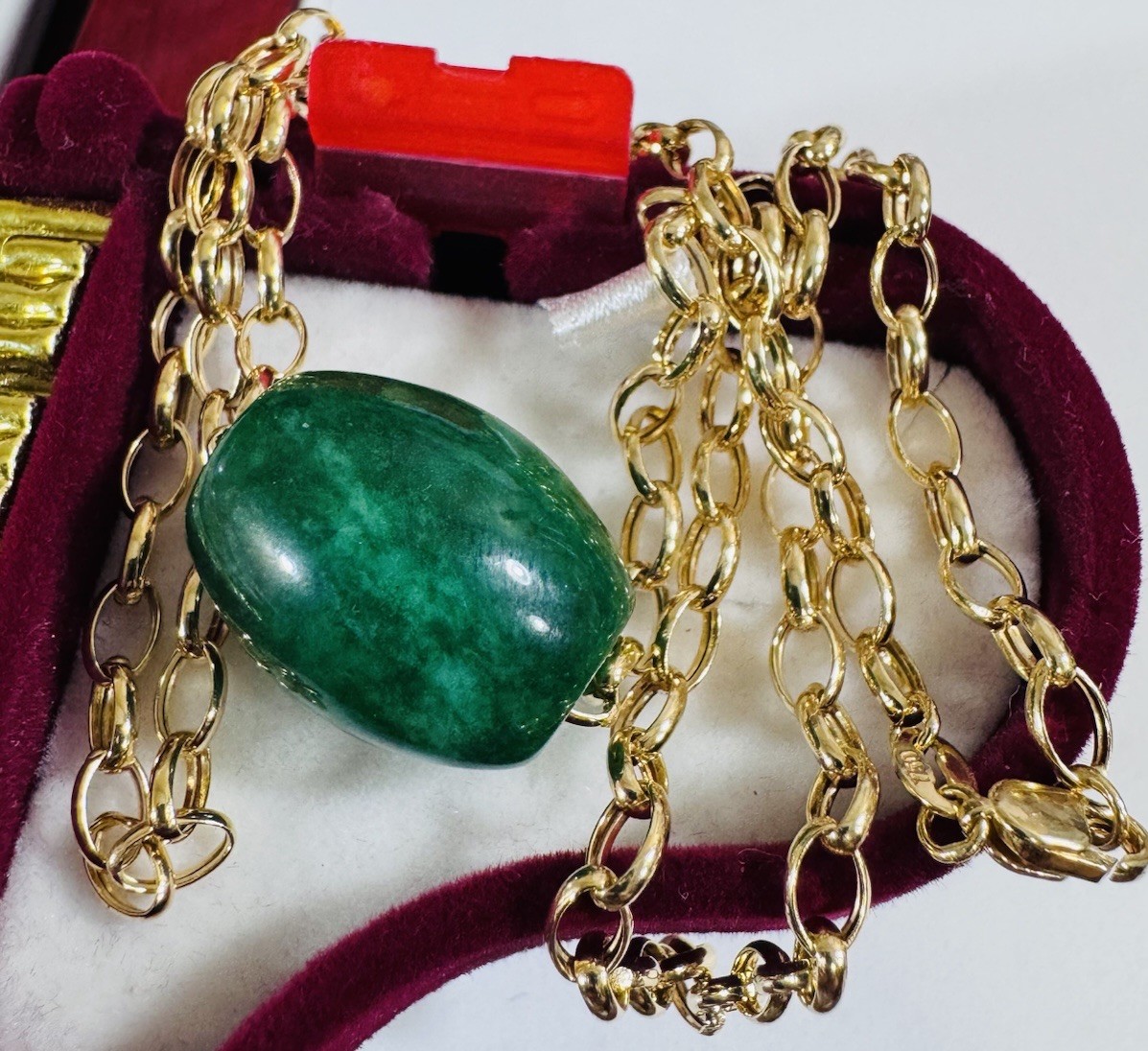 18K 750 Fine Gold Green Barrel Jade Necklace Inch